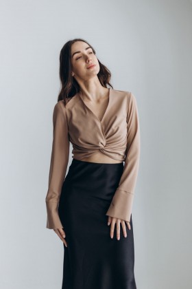 Блуза софтова бежева із розпірками на манжетах [033-0224]