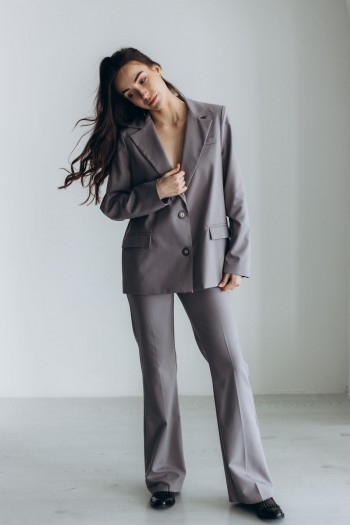 Костюм сірий із подовженим піджаком [099-0224]