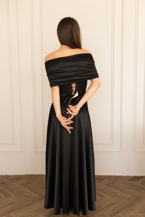 Сукня максі довжини чорного кольору із розпіркою "Естель" [010-0426]