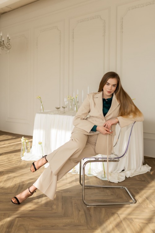 Піджак з поясом кольору пломбір "Мілана" [103-0226]