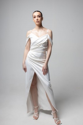 Сукня довга біла з розпіркою [011-0525]