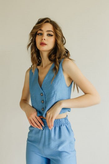 Костюм брюки и жилетка небесно-голубого цвета 096-0623