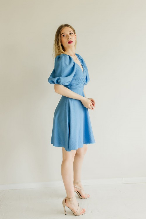 Платье легкое и воздушное голубого цвета 026-0623