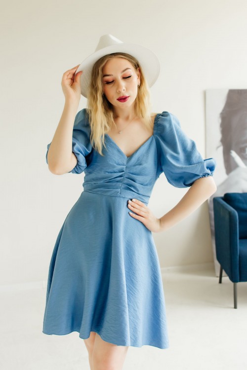 Сукня легка і повітряна блакитного кольору 026-0623