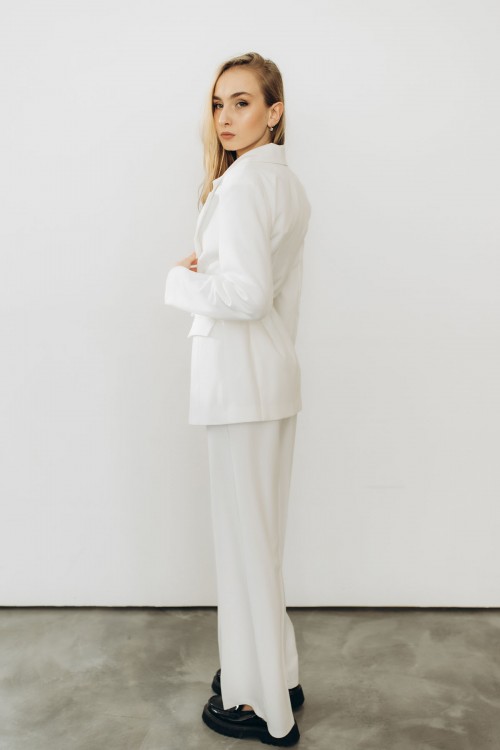 Костюм білий піджак з поясом і штани прямого крою "Мілана"   [091-0825]