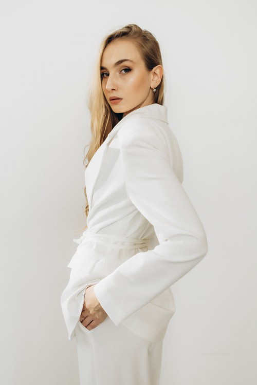 Жакет виталенный с поясом белый "Мілана" [101-0825]