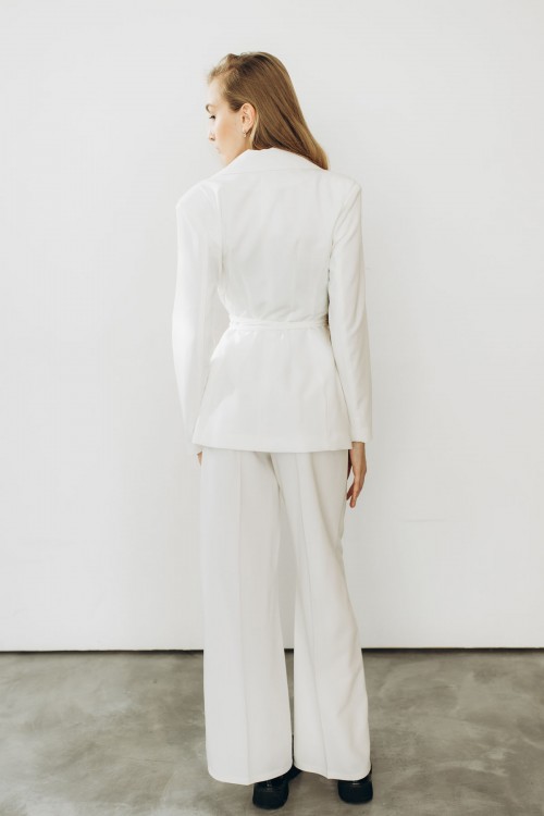 Костюм білий піджак з поясом і штани прямого крою "Мілана"   [091-0825]