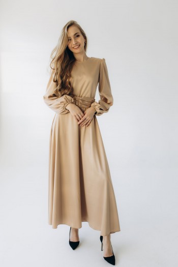  Платье атласное длины макси бежевое "Анна" [013-1225]