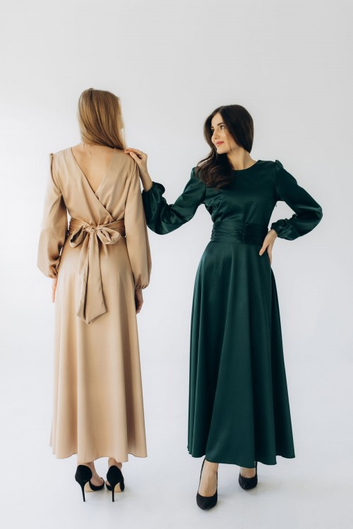  Платье атласное длины макси изумрудное "Анна" [015-1125]