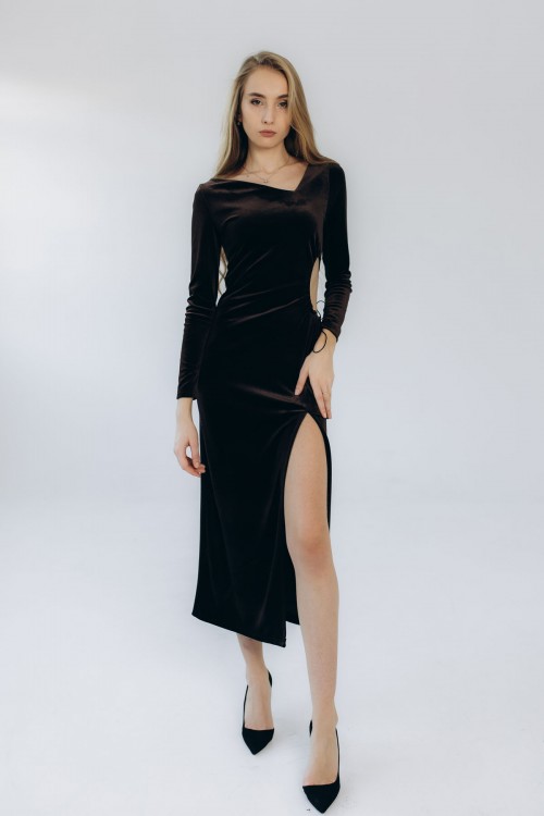 Сукня бархатна шоколадна з розпіркокою "Оксамит" [023-1125]