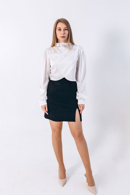 Блуза шелковая белого цвета со стойкой [031-0924]