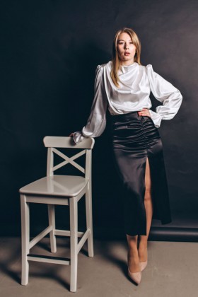 Блуза шовкова біла з хомутом [031-0824]