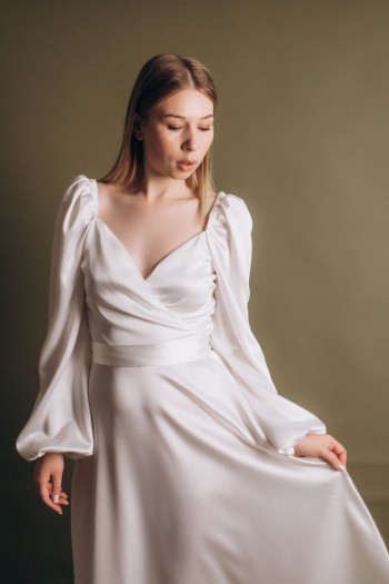 Сукня біла довжини міді верх запах [021-1223]