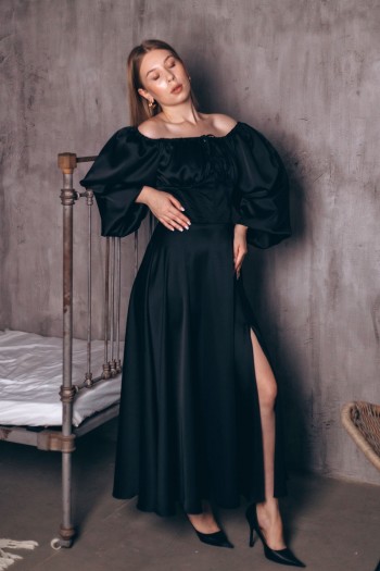 Сукня чорна пишний рукав  з королівського атласу  [020-1023]