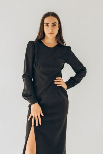  Платье миди длины черное с распоркой [020-0125]